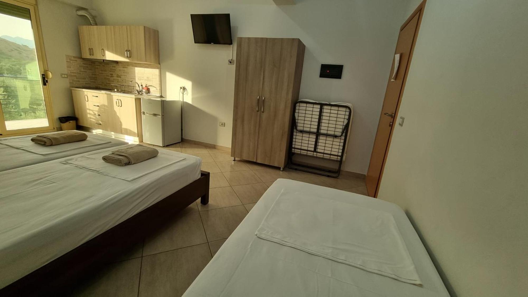 Anmaor Hotel Qeparo Exterior photo